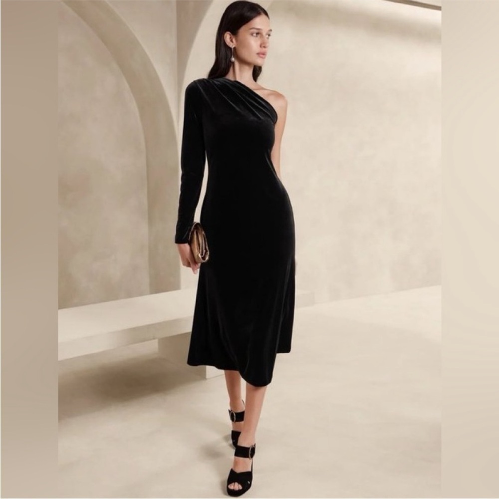 NWT! Banana Republic Black Blaire Velvet One-Shoulder Dress - Multiple🧺🧤